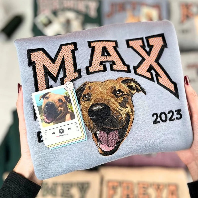 Custom Embroidered Pet Portrait T-Shirt – Personalized Dog or Cat Lover Gift – Pet Mom/Dad Sweatshirt