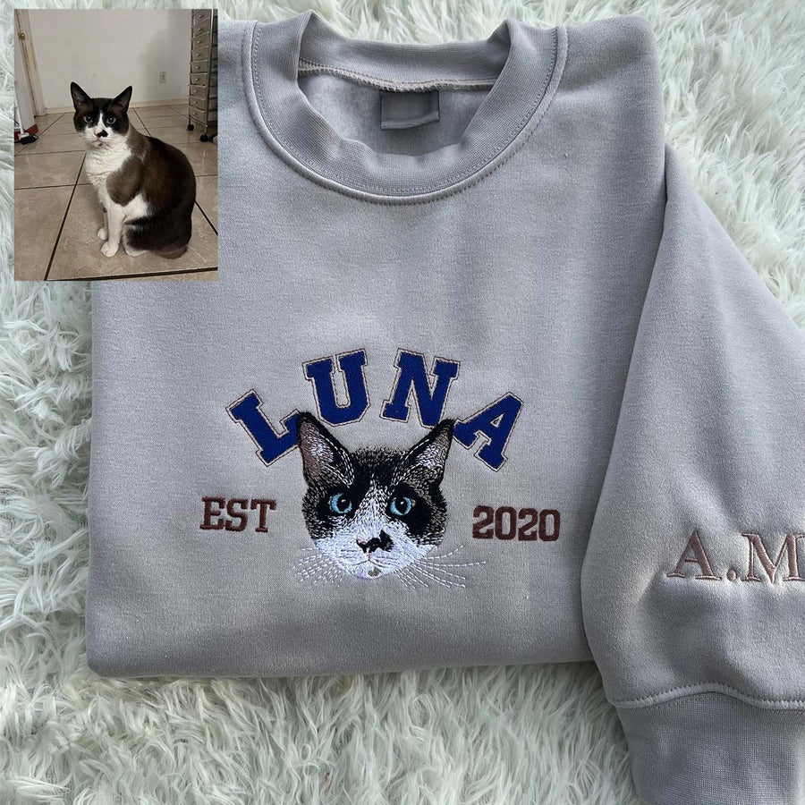 Custom Pet Name Embroidered Sweatshirt – Minimalist Pet Gift