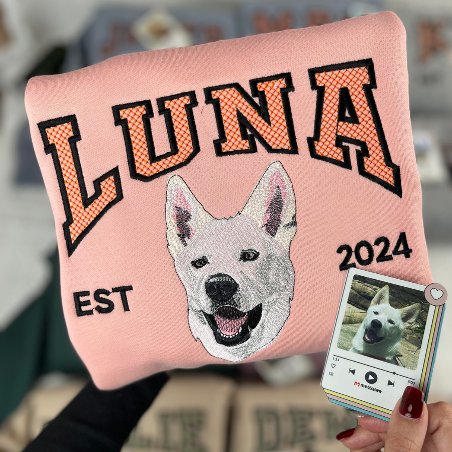 Custom Embroidered Pet Portrait T-Shirt – Personalized Dog or Cat Lover Gift – Pet Mom/Dad Sweatshirt