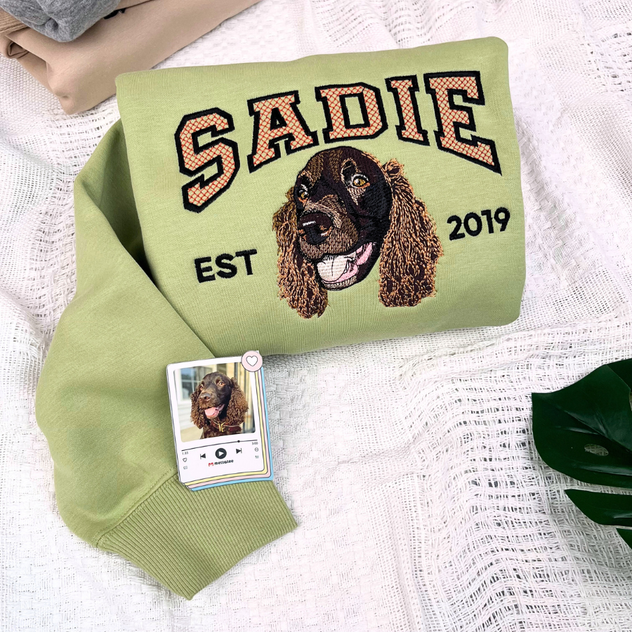 Custom Embroidered Pet Portrait T-Shirt – Personalized Dog or Cat Lover Gift – Pet Mom/Dad Sweatshirt